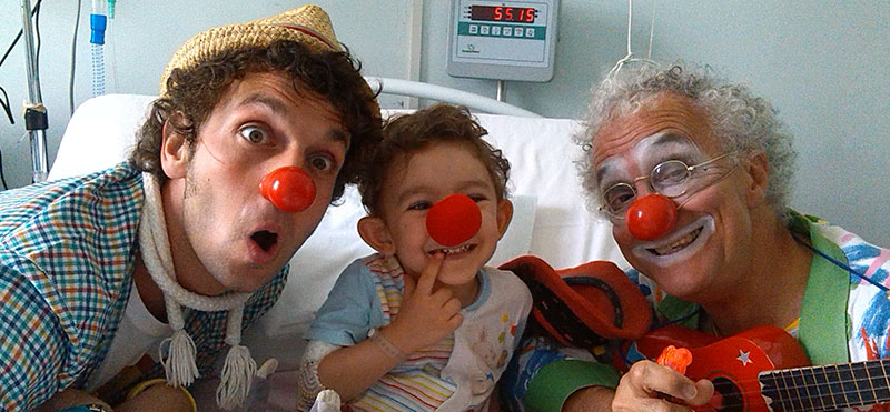 A Natale regaliamo un sorriso ai bambini con Dottor Sorriso A Natale regaliamo un sorriso ai bambini con Dottor Sorriso