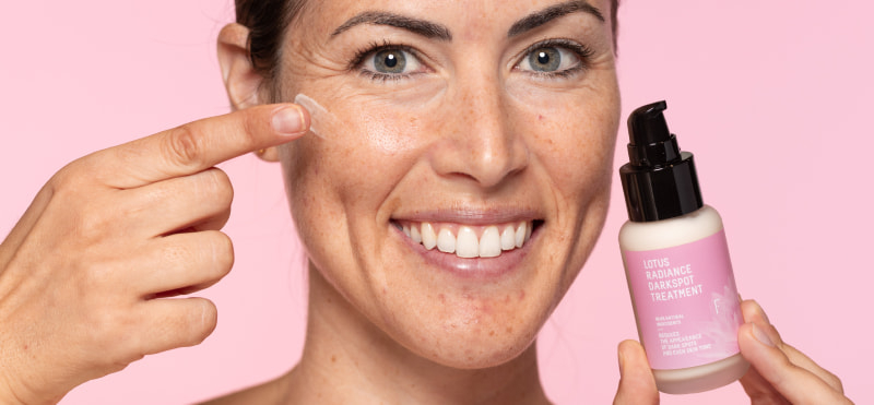 Do you have dark spots on your skin? Discover their causes and how to reduce them