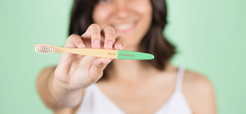 Per què utilitzar raspalls de dents de bambú? Descobreix-ne els beneficis