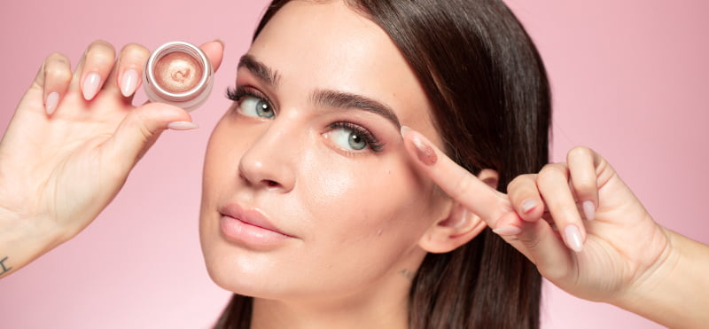 Maquillaje de ojos paso a paso ¡saca el máximo partido a tu sombra en crema! Maquillaje de ojos paso a paso ¡saca el máximo partido a tu sombra en crema!